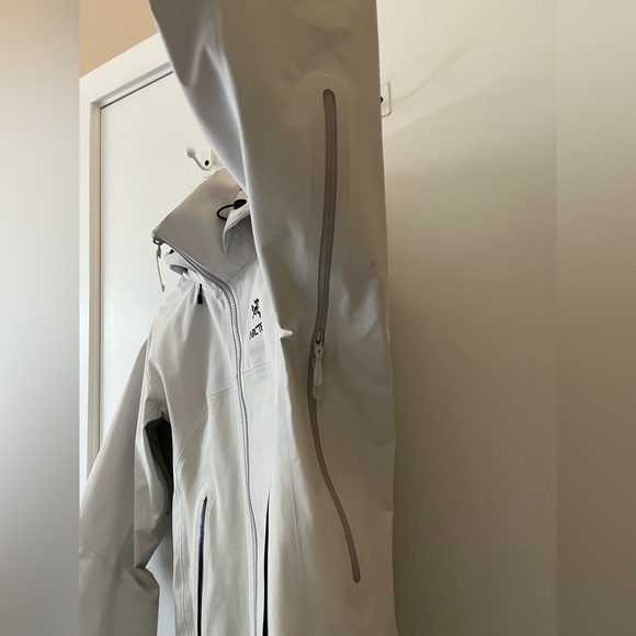 Arc’teryx BETA AR Jacket - Picture 4 of 6
